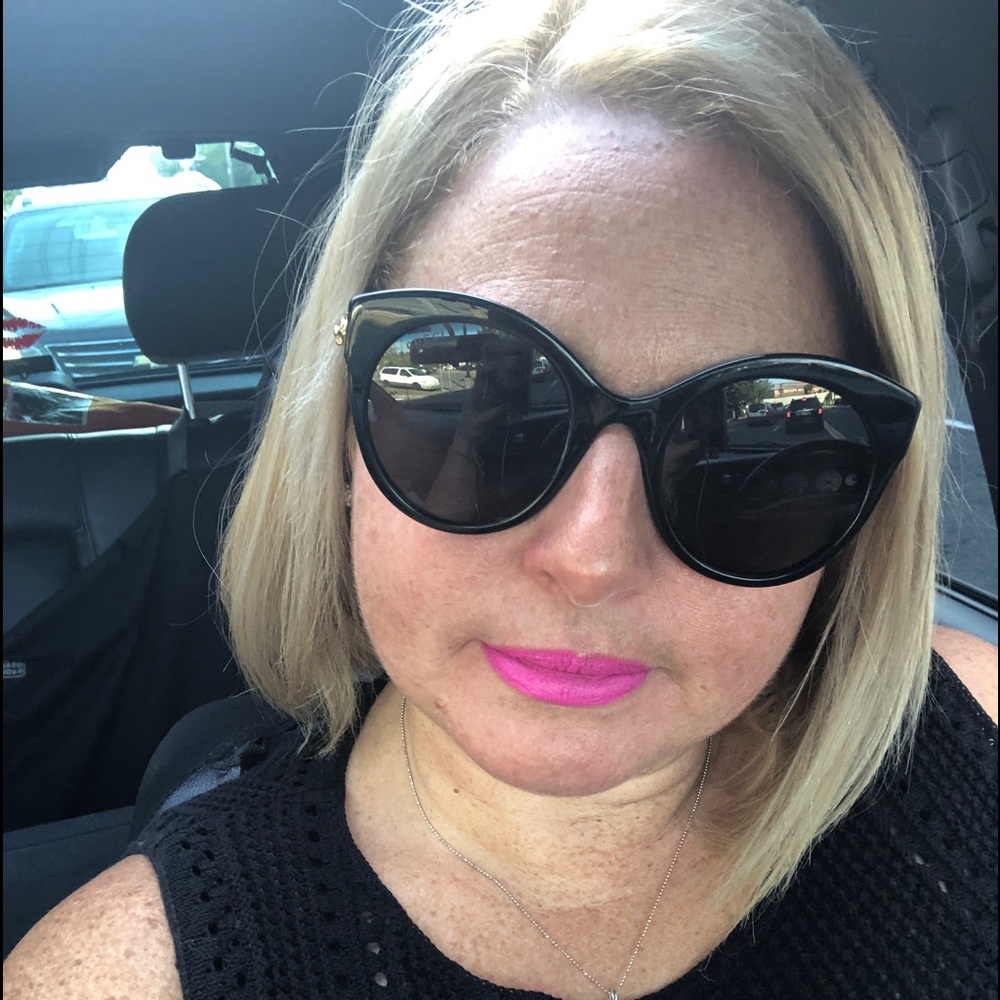 Meet your Posher, Idalia